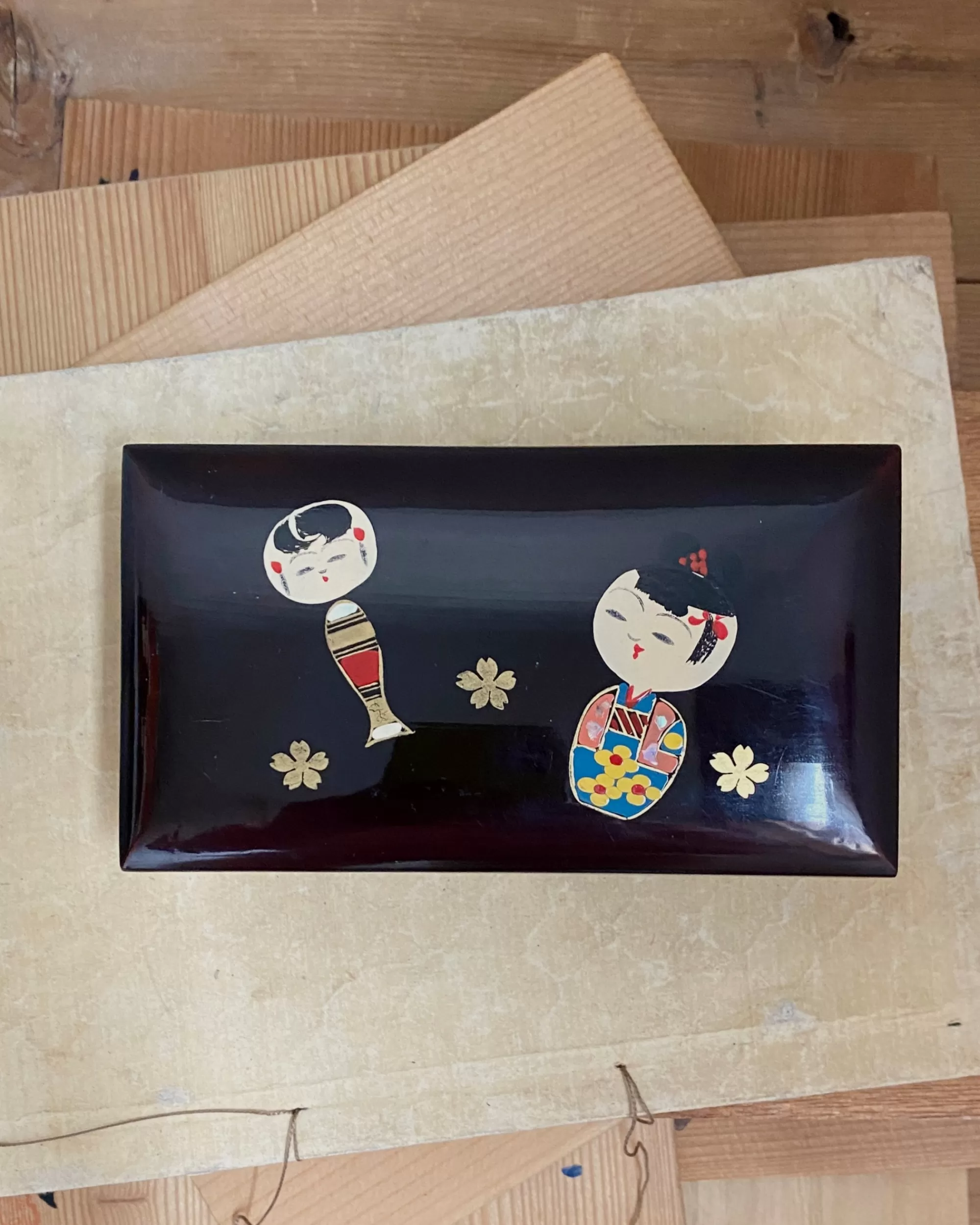 the maker Boite A Musique Kokeshi Vintage Japonaise New
