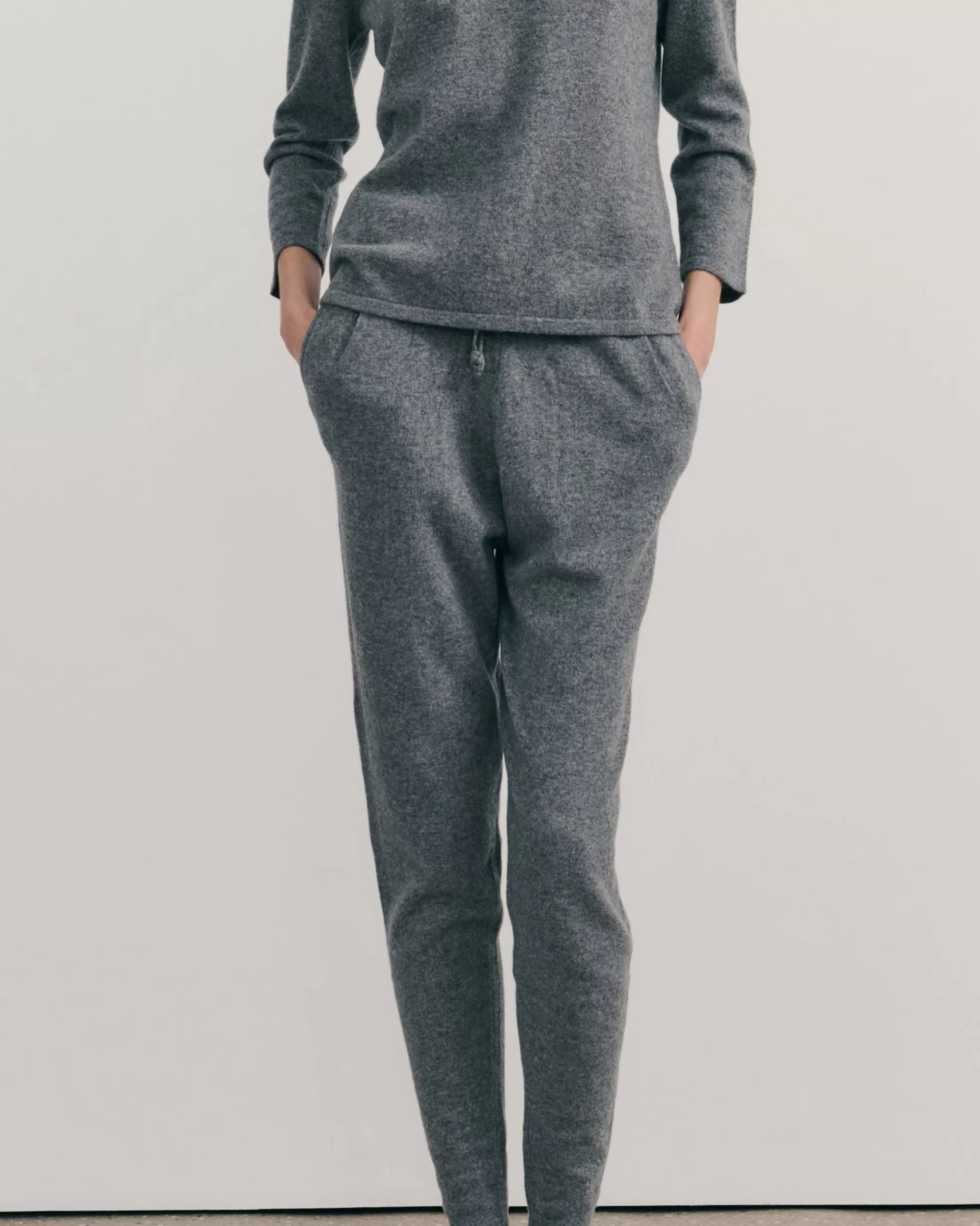 cashmerism : Be Spoiled - Pantalon De Survetement En Gris Moyen Flash Sale