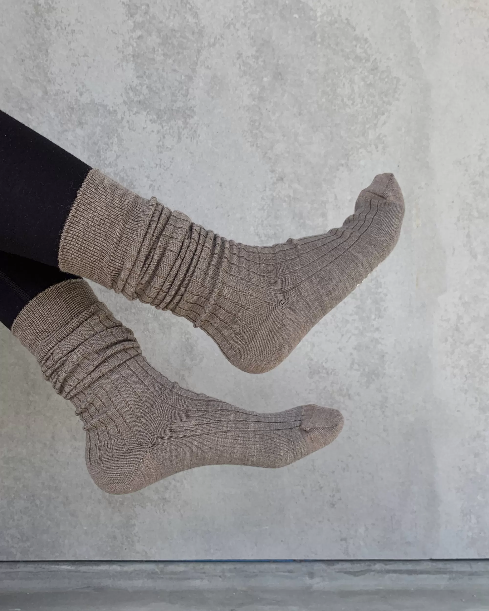 nishiguchi kutsushita Hakne : Chaussettes Hautes Cotelees En Laine Merinos Fashion