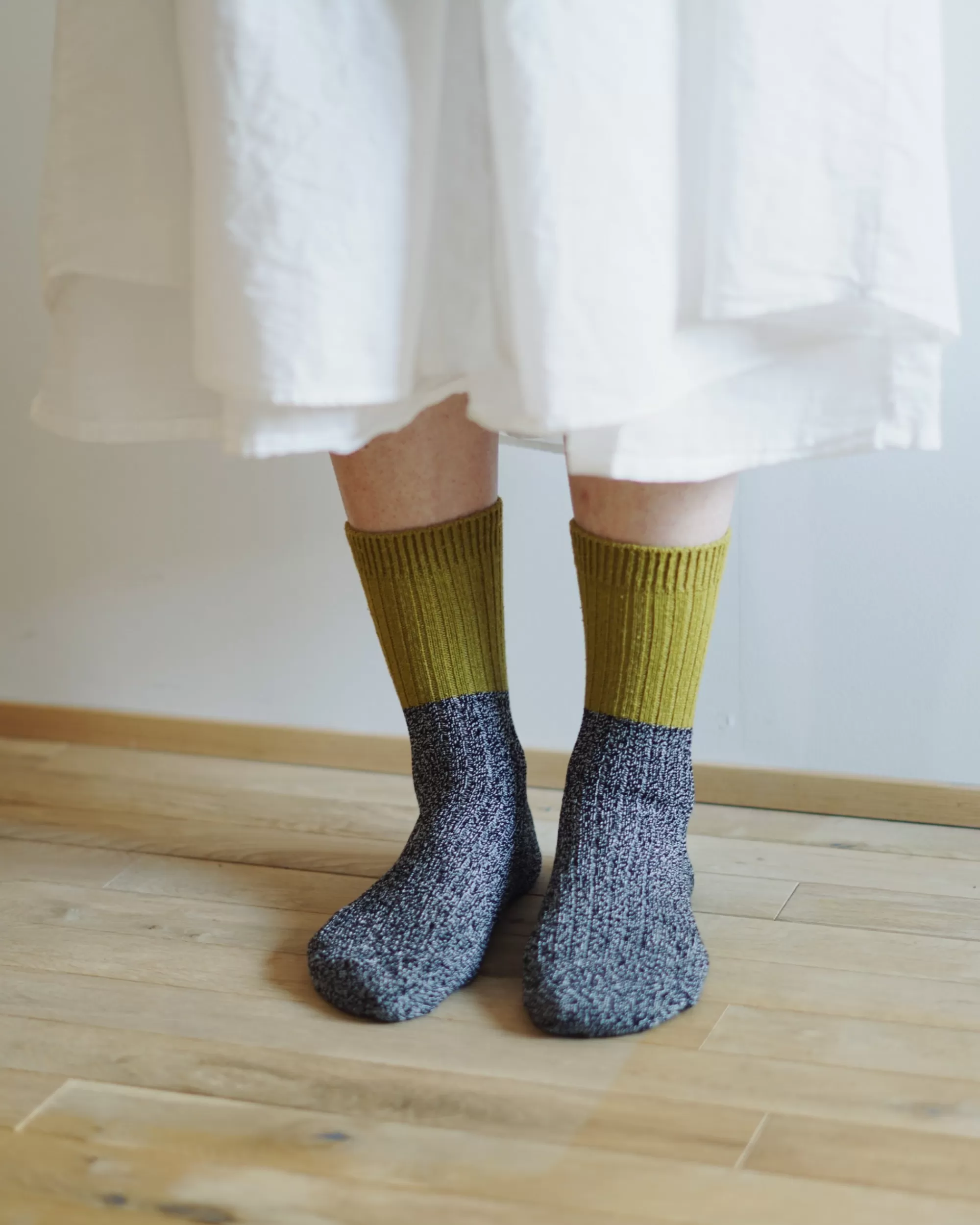 nishiguchi kutsushita Memeri : Chaussettes Cotelees En Soie Cheap