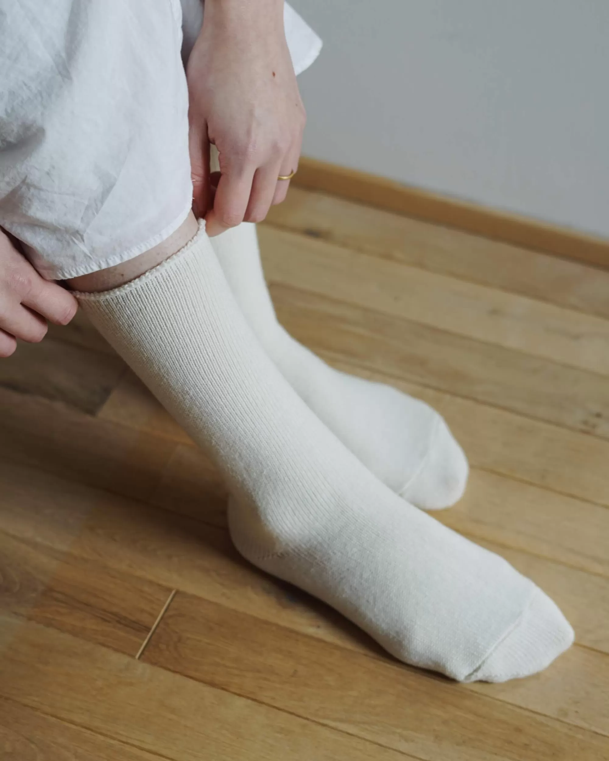 nishiguchi kutsushita Memeri : Chaussettes En Laine Et Soie Best