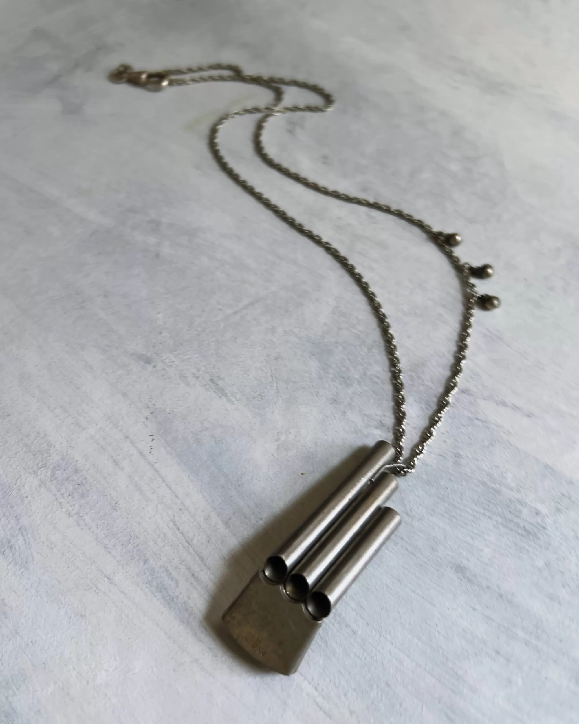 modern marcel : Collier Sifflet Vintage Shop