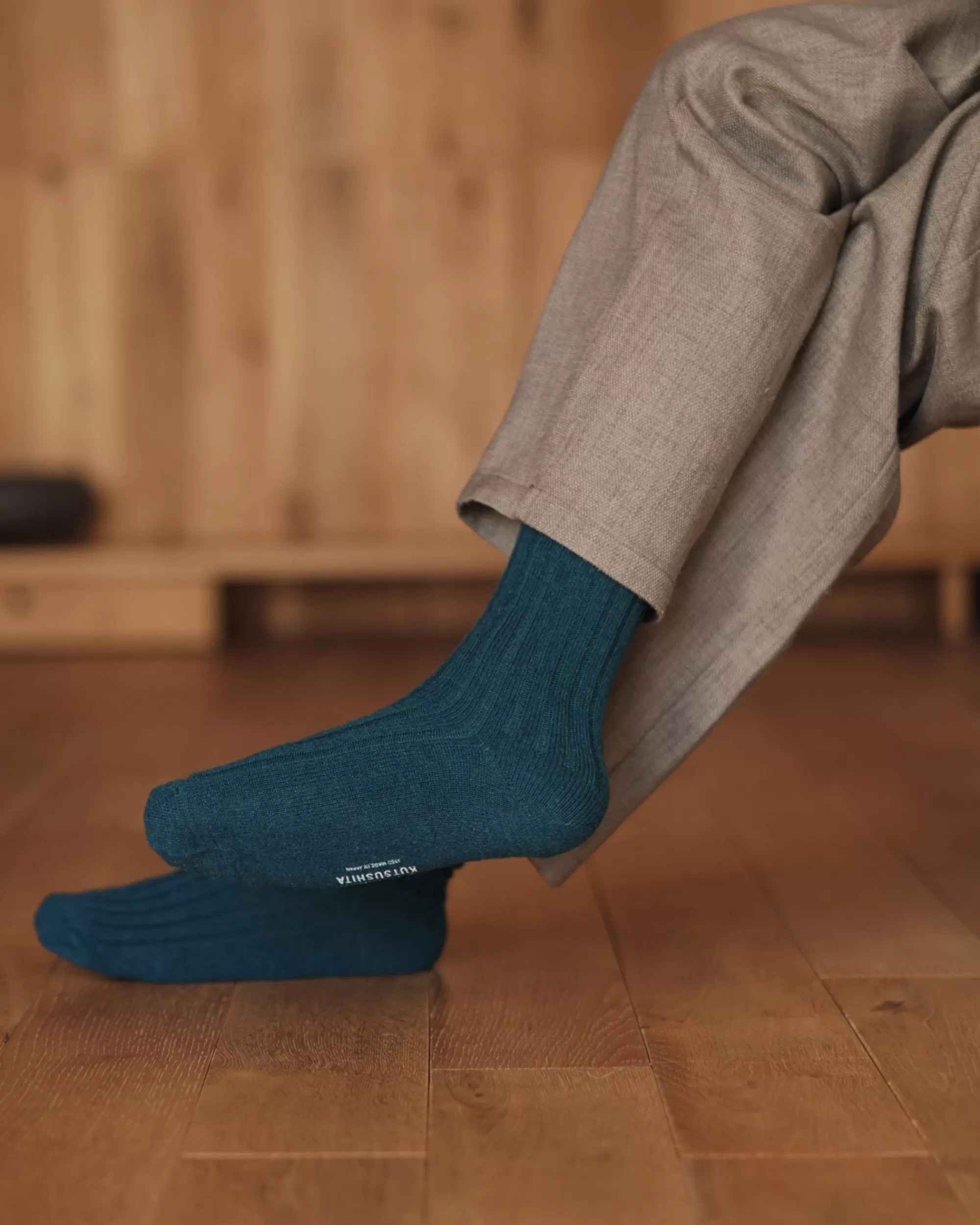 nishiguchi kutsushita : Chaussettes Cotelees En Cachemire Praha Discount